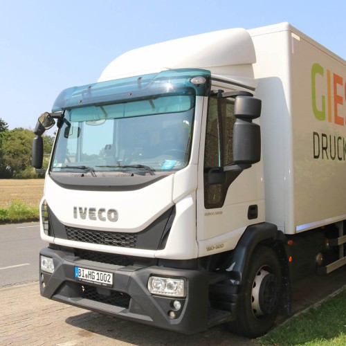 Mit unserem Fuhrpark, bestehend aus LKW´s und Sprintern, liefern wir Ihre Druckprodukte