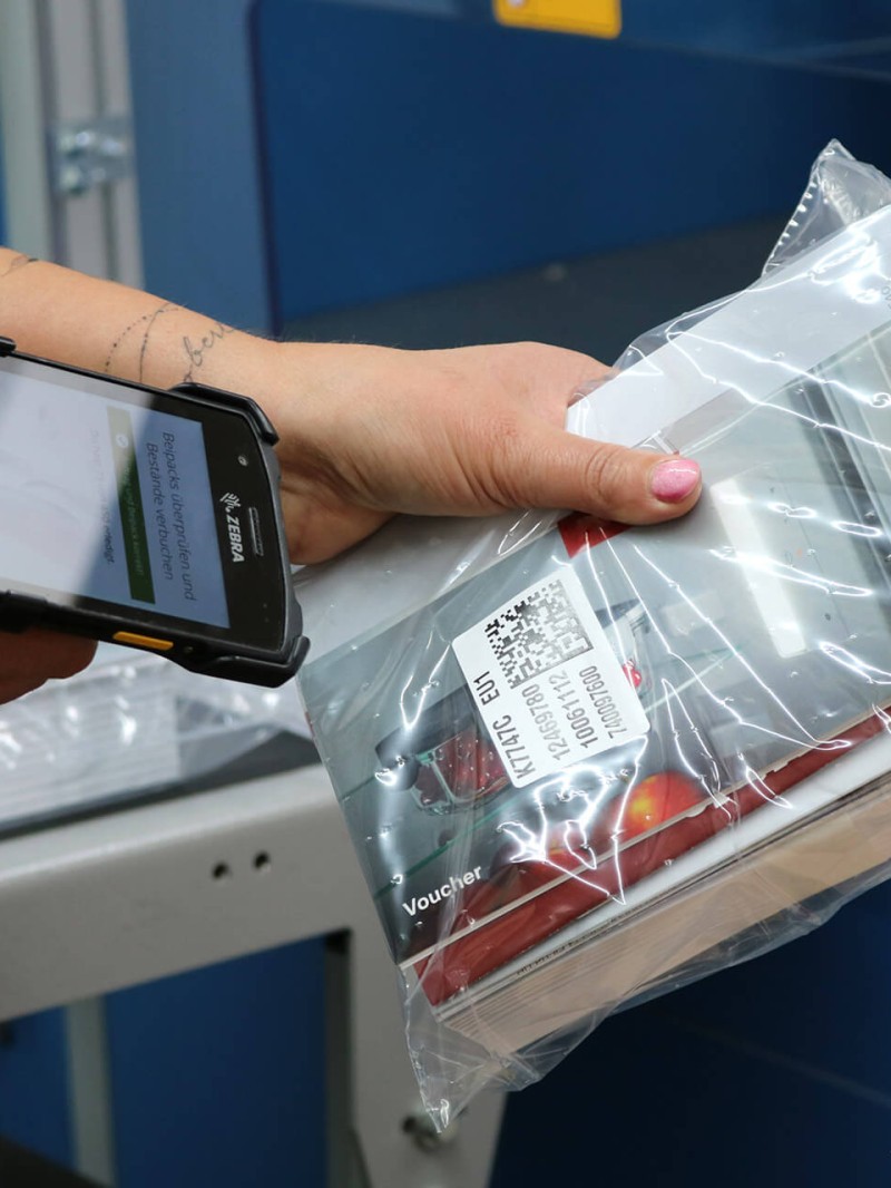 Scannen eines Datamatrix-Code auf einem eingetütetem Zubehör (Beipack)