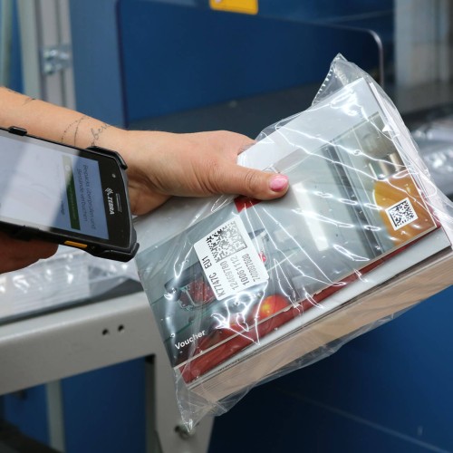 Scannen eines Datamatrix-Code auf einem eingetütetem Zubehör (Beipack)